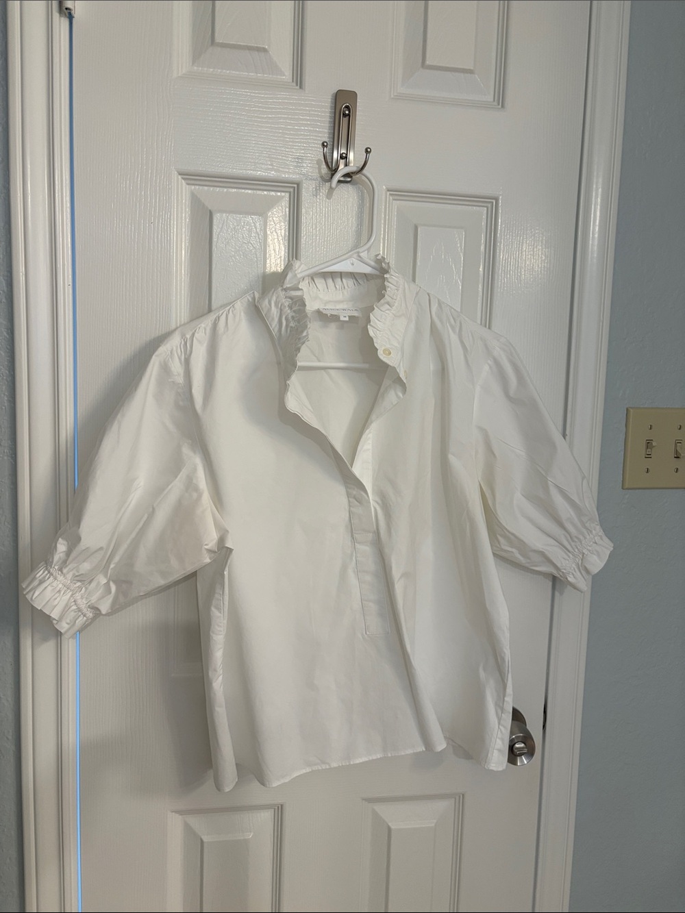 Alice Walk The Short Sleeve Ruffle blouse white size medium